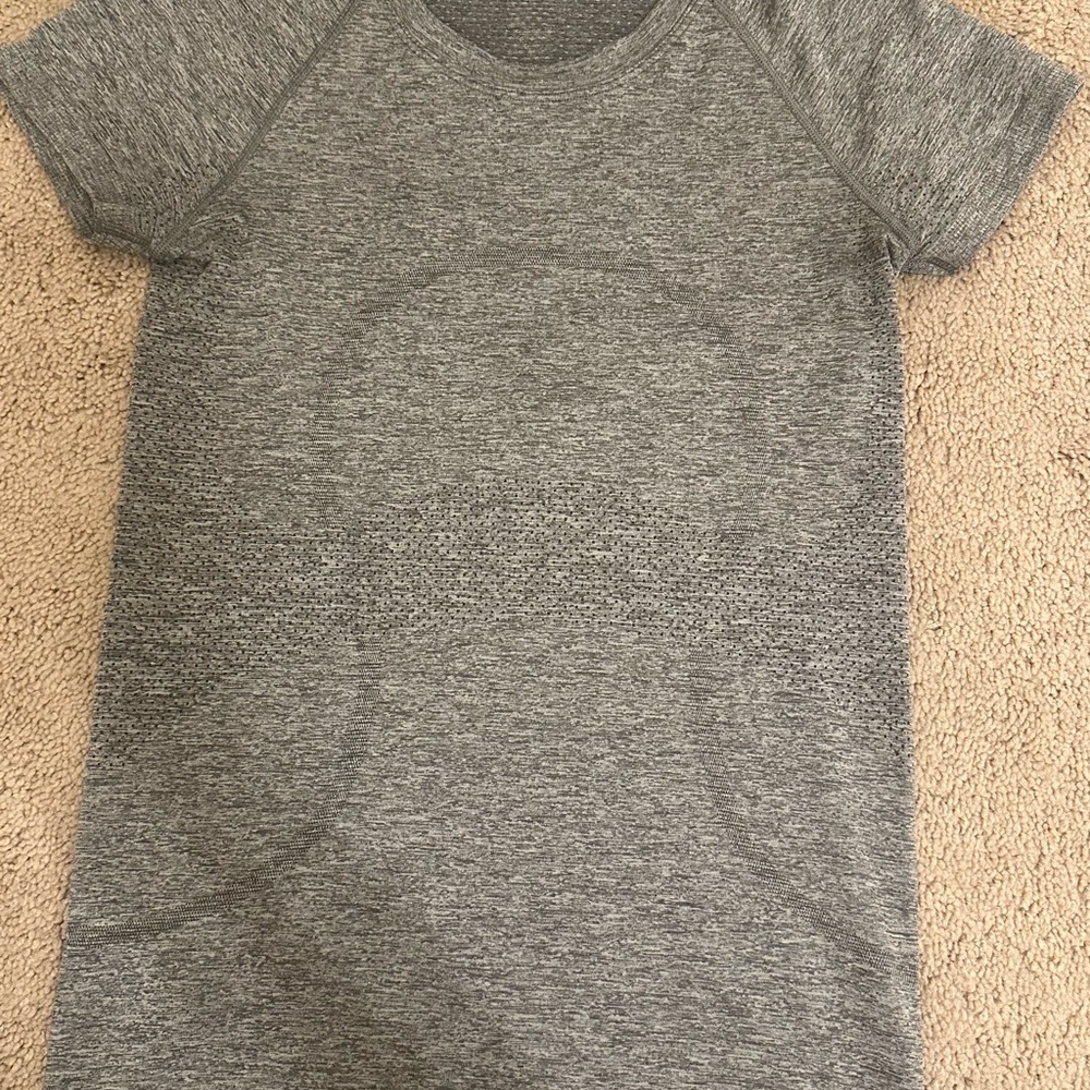 lululemon athletica Gray Short Sleeve Top
